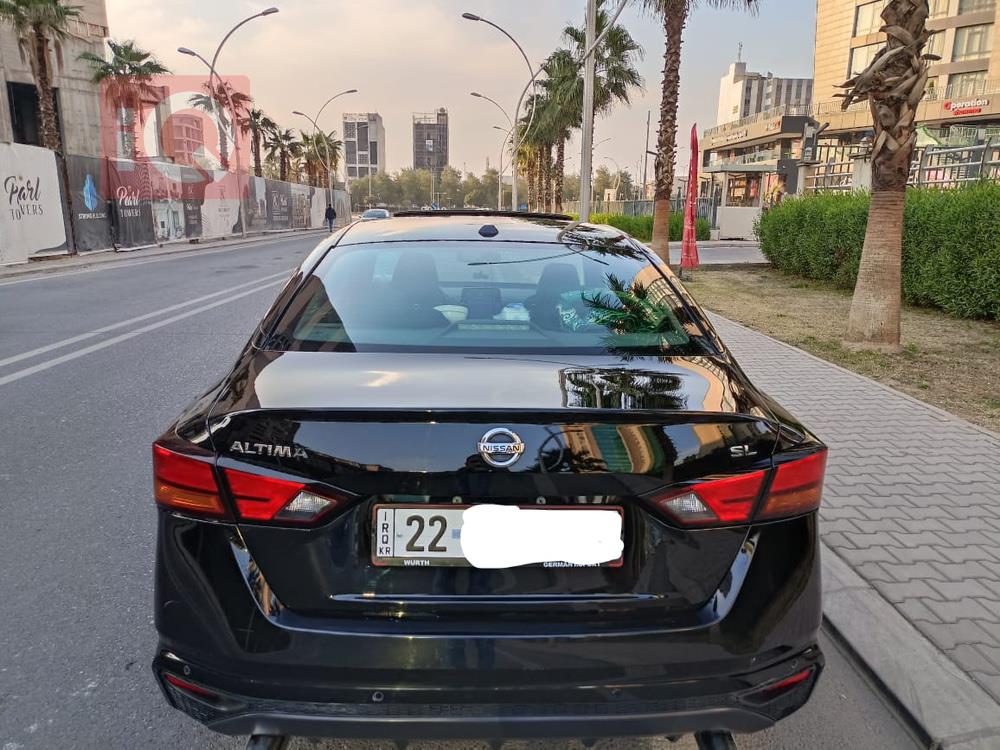 نيسان ألتيما